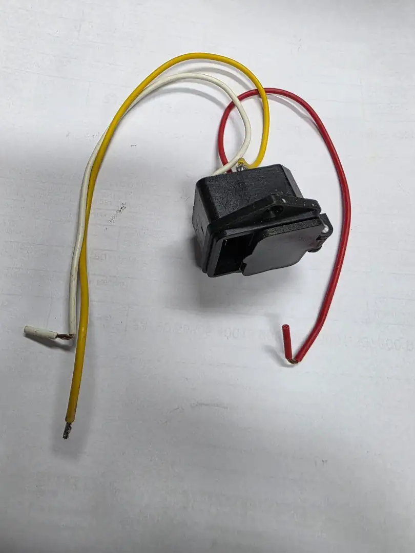 CONECTOR DE RECARGA PL-18B